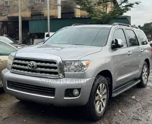 Toyota Sequoia 2010 Silver