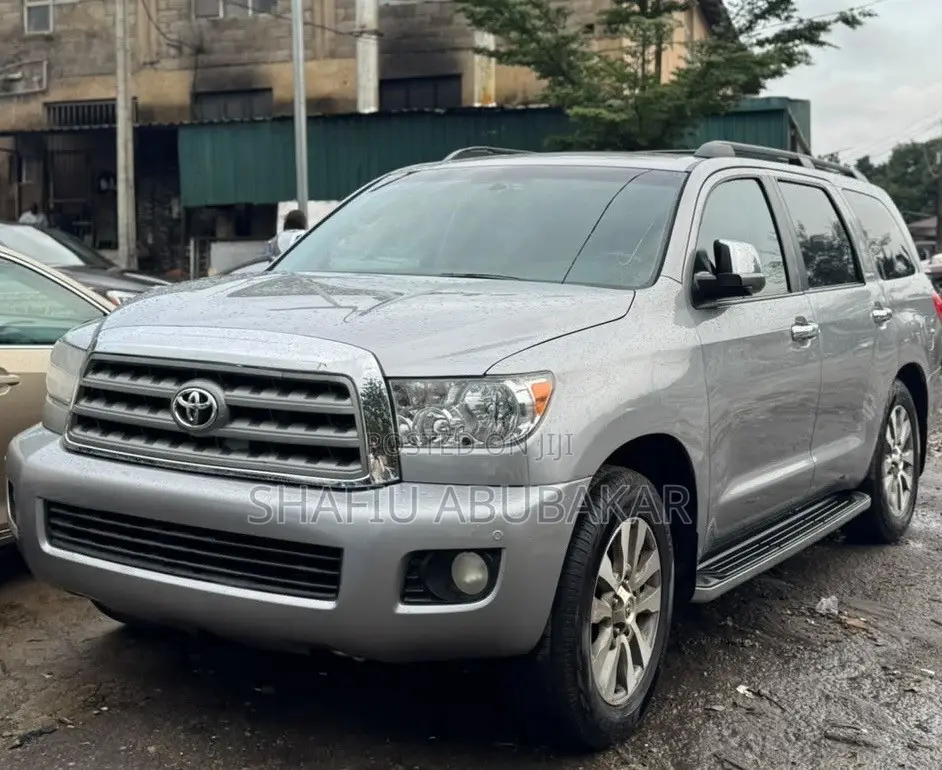 Toyota Sequoia 2010 Silver