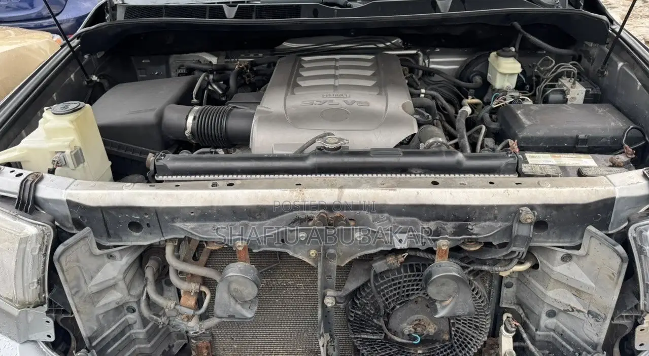 Toyota Sequoia 2010 Silver
