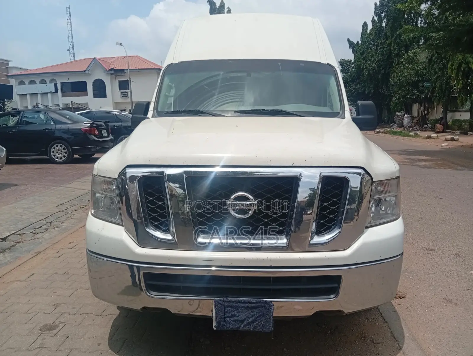 Nissan NV3500 2017 White