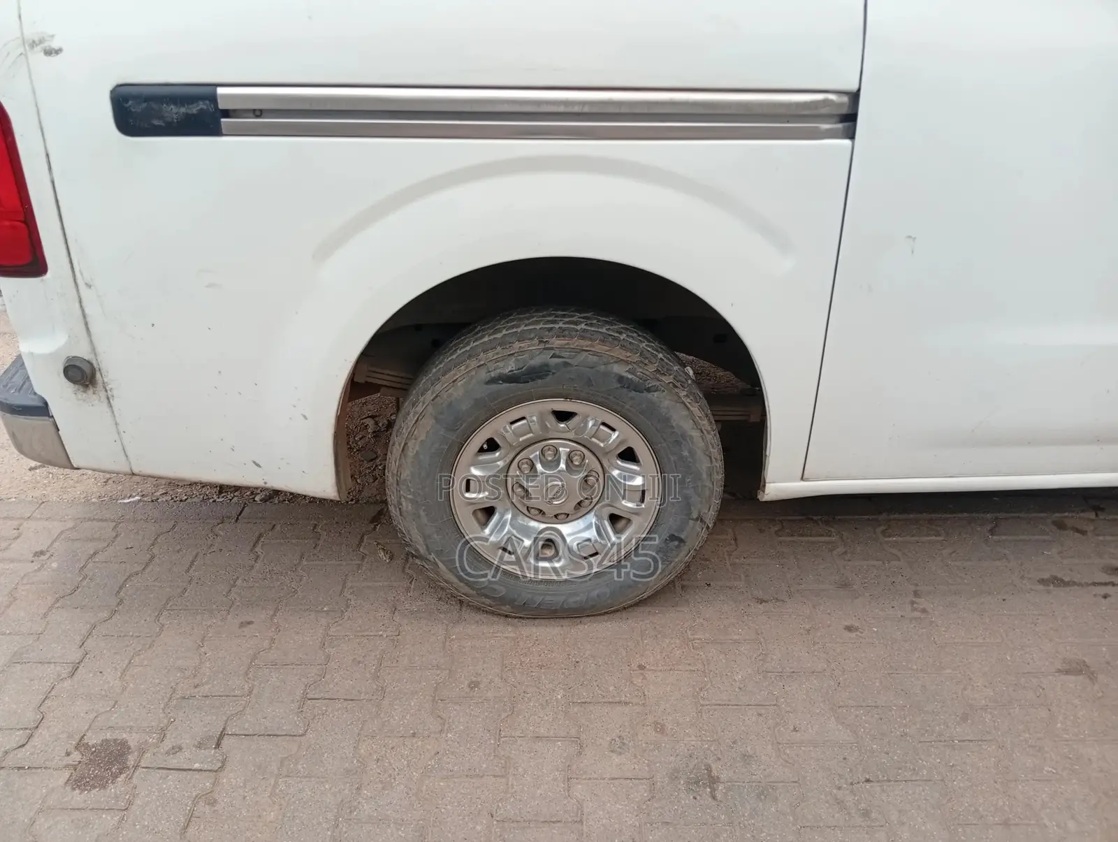 Nissan NV3500 2017 White