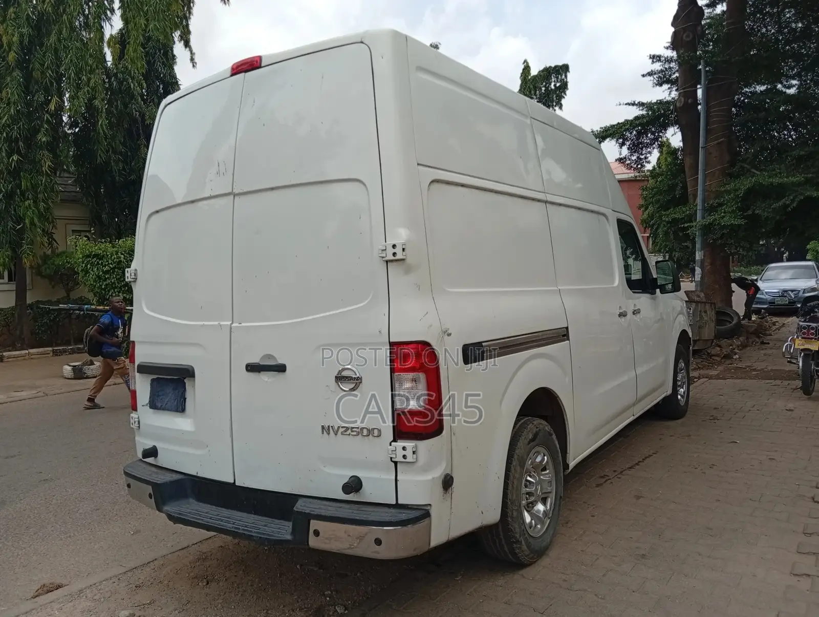 Nissan NV3500 2017 White