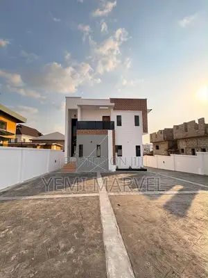 4bdrm Duplex in Palm Garden Estate, for sale