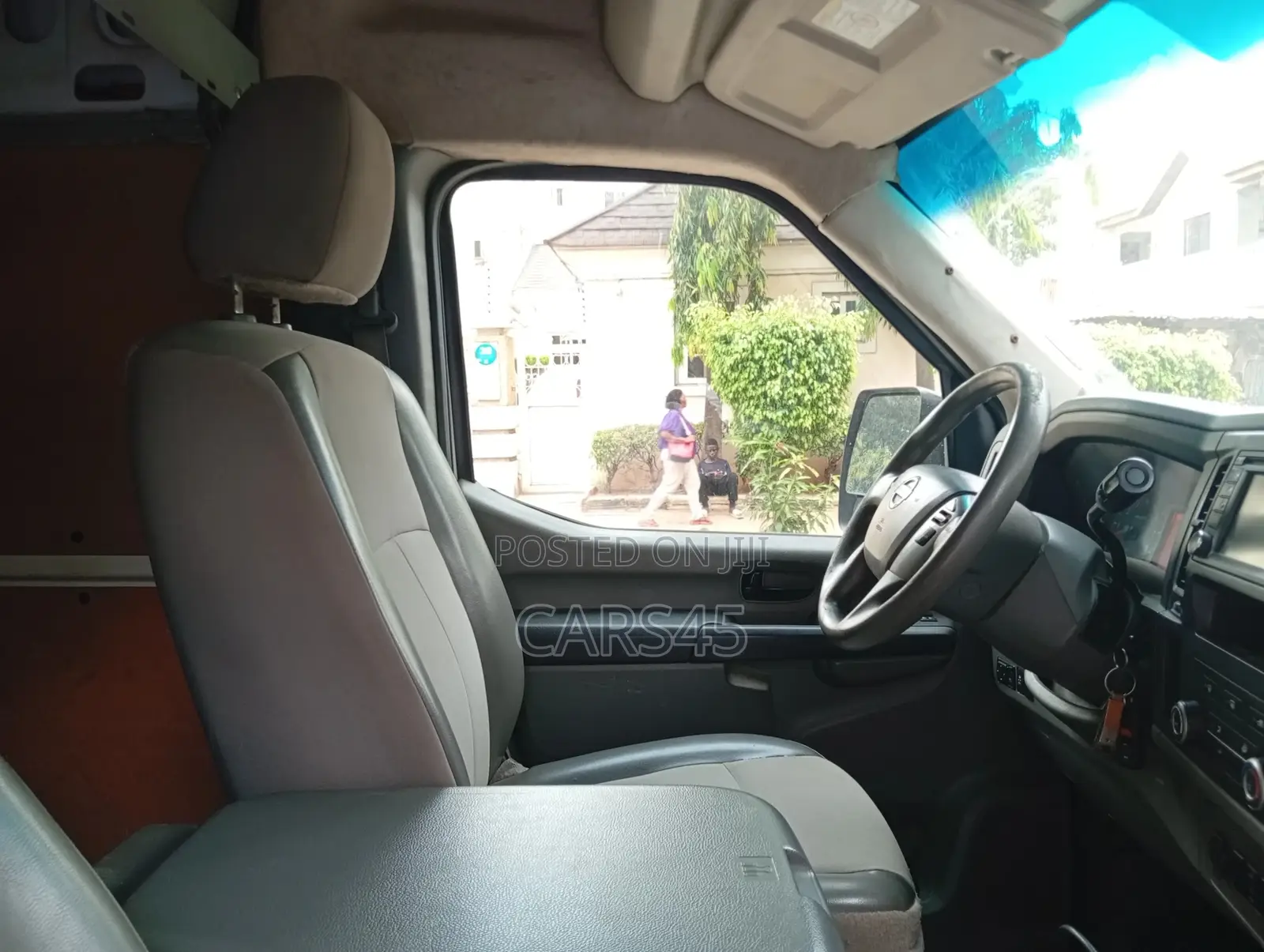 Nissan NV3500 2017 White