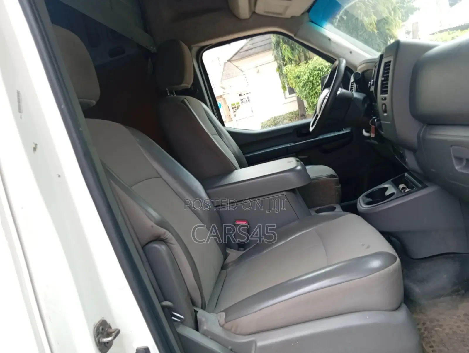Nissan NV3500 2017 White