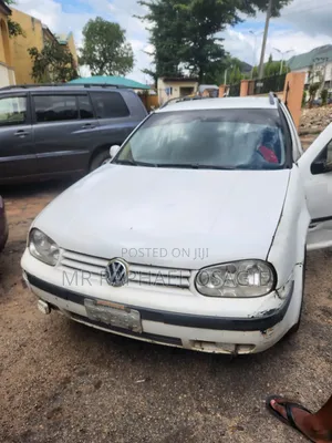 Volkswagen Golf 2002 White
