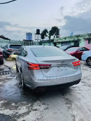 Toyota Avalon Limited 4dr Sedan (3.5L 6cyl 6A) 2014 Silver