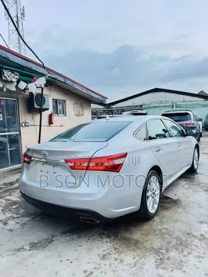 Toyota Avalon Limited 4dr Sedan (3.5L 6cyl 6A) 2014 Silver