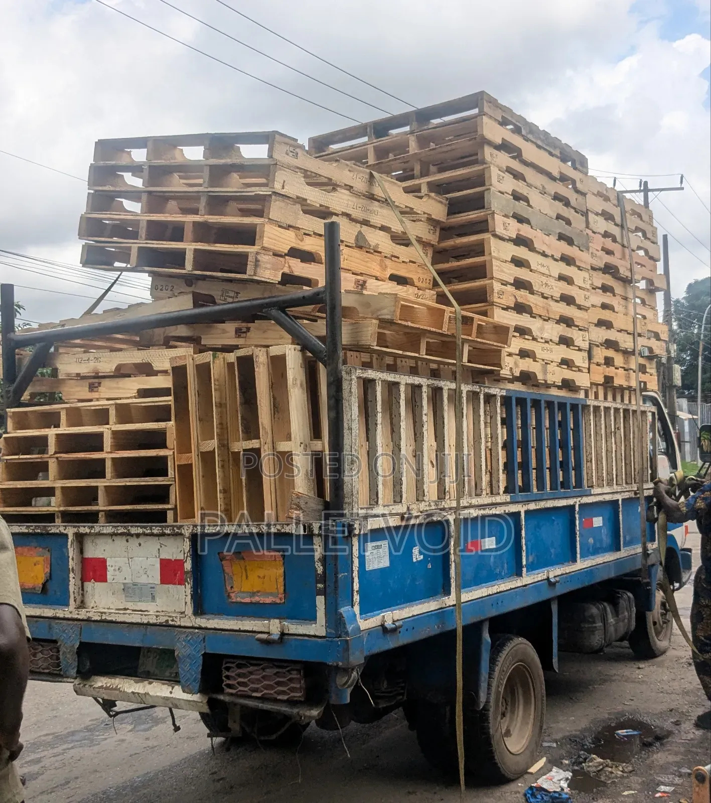 Buy Wooden Pallet for Your Goods Storage