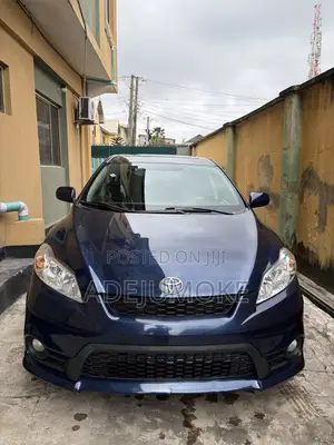 Toyota Matrix S Hatchback FWD (2.4L 4cyl 5A) 2012 Blue