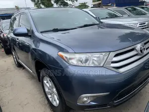 Toyota Highlander Limited 3.5l 4WD 2013 Blue