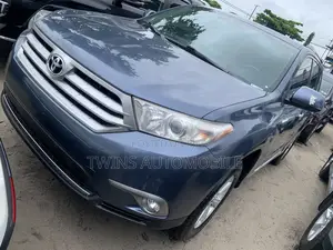 Toyota Highlander Limited 3.5l 4WD 2013 Blue