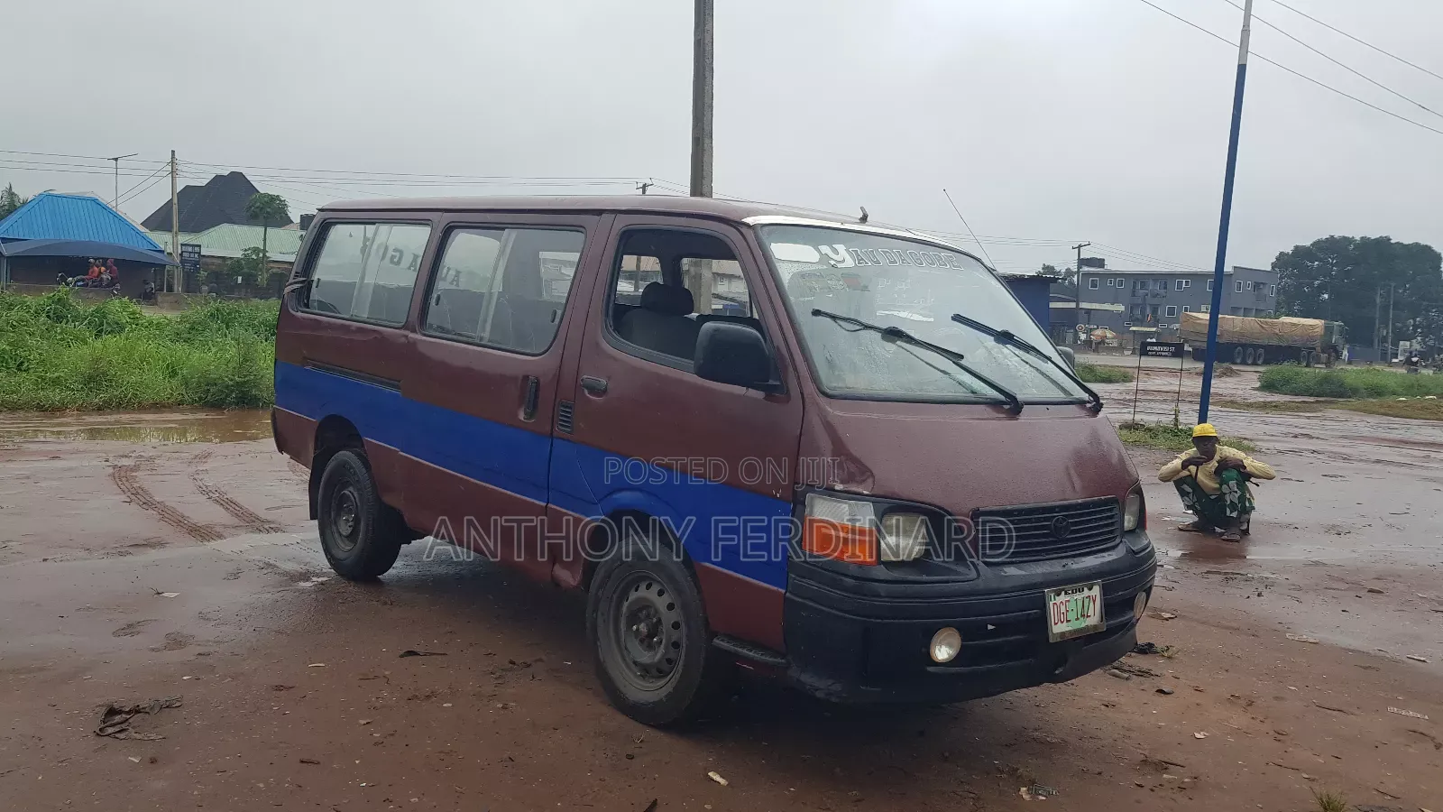 Toyota HiAce 2005 Red