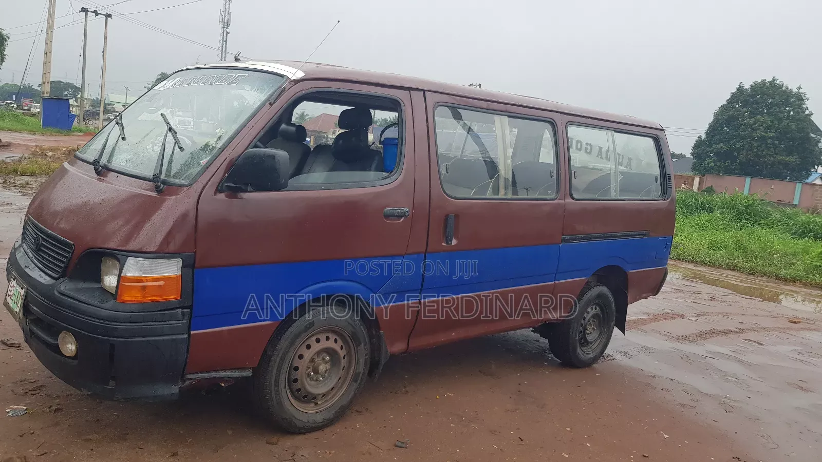 Toyota HiAce 2005 Red
