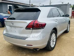 Toyota Venza AWD 2011 Silver