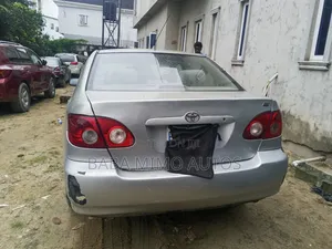 Toyota Corolla LE 2005 Silver