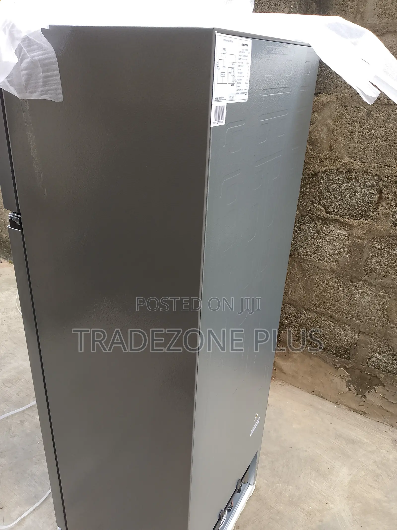 Hisense Double Door 240L Refrigerator – Modern Design