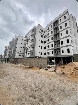 2bdrm Apartment in Lekki Phase 1 for rent