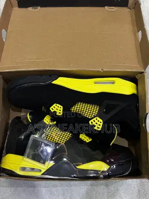 Air Jordan 4 Retro "Thunder" Sneakers