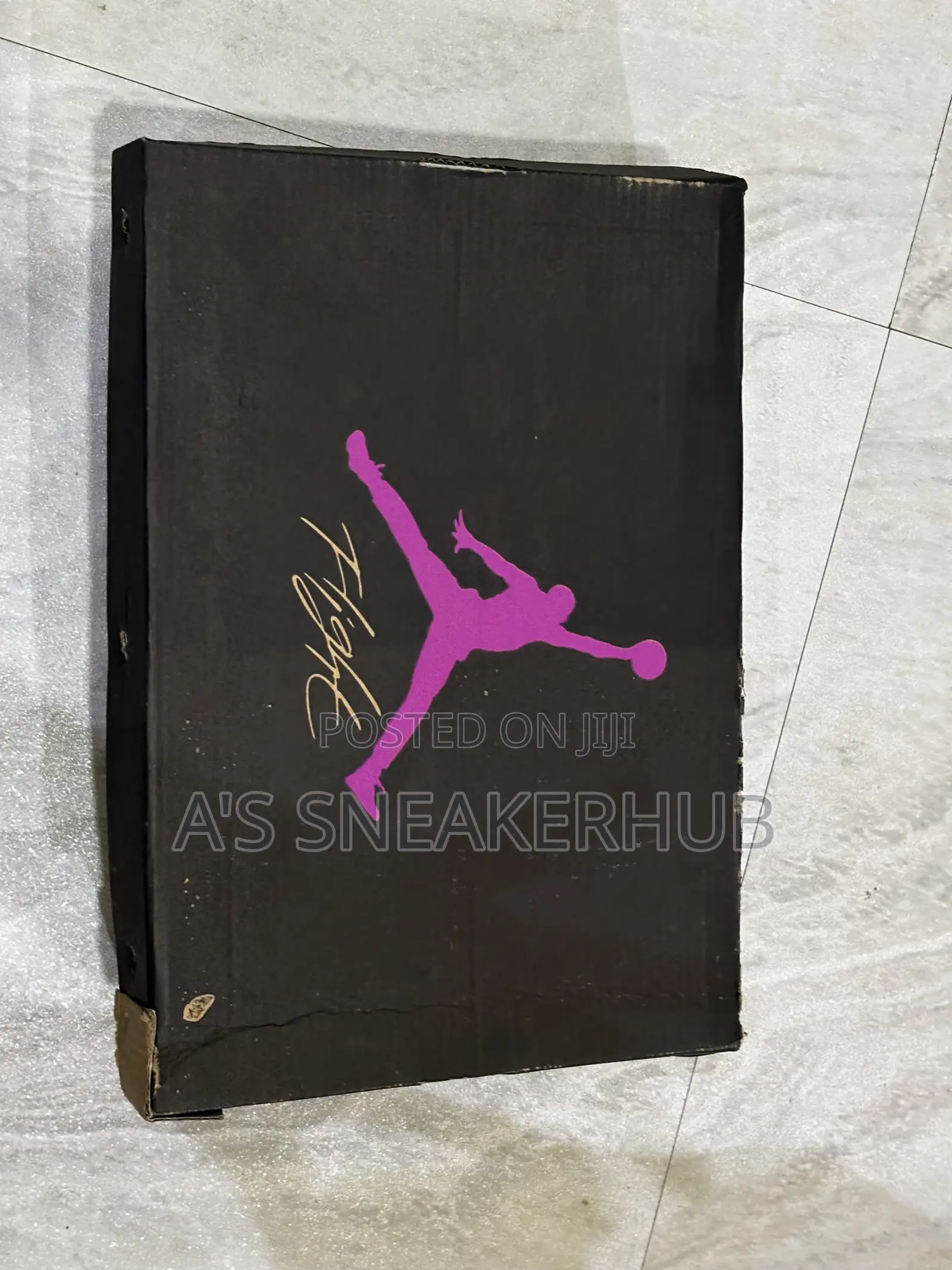 Air Jordan 4 Retro "Thunder" Sneakers
