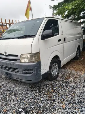 Toyota HiAce 2002 White