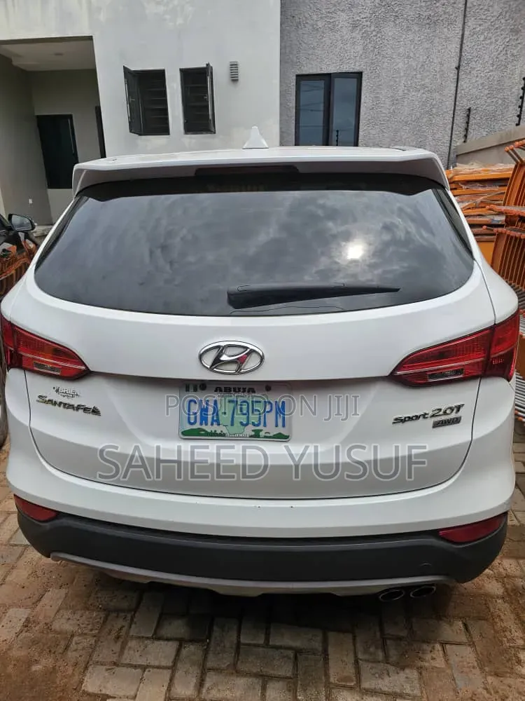 Hyundai Santa Fe 2012 White