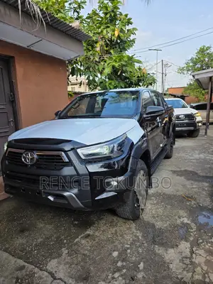 New Toyota Hilux 2026 Black