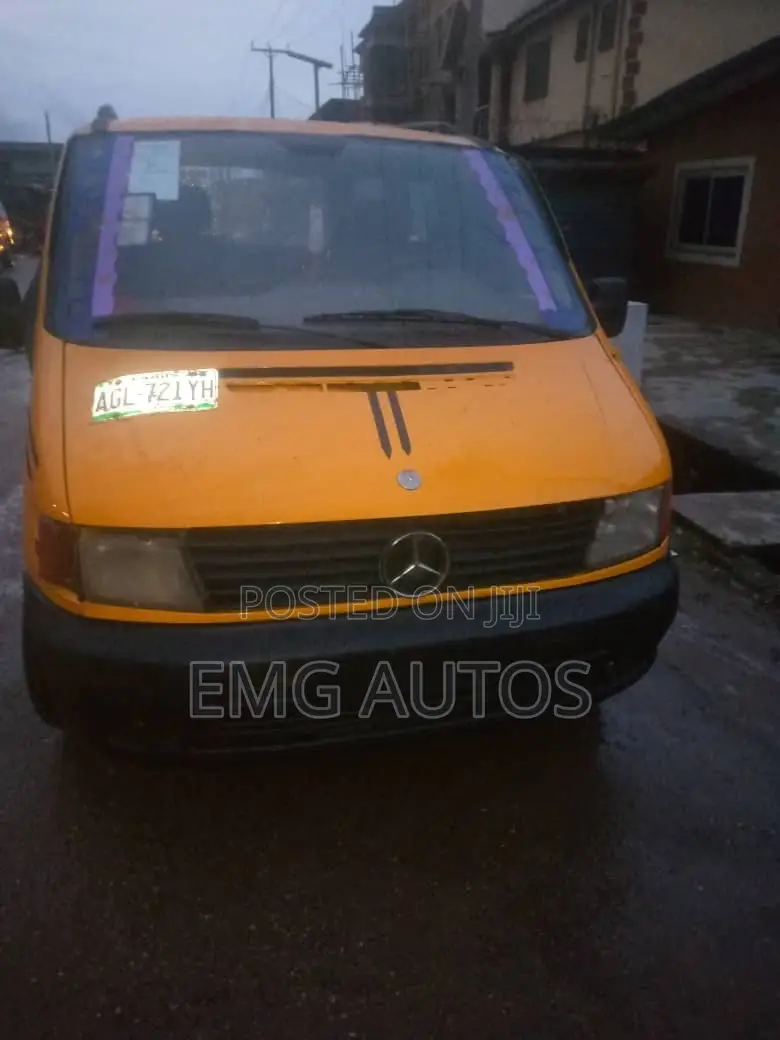 Mercedes-Benz Vito 2004 Yellow