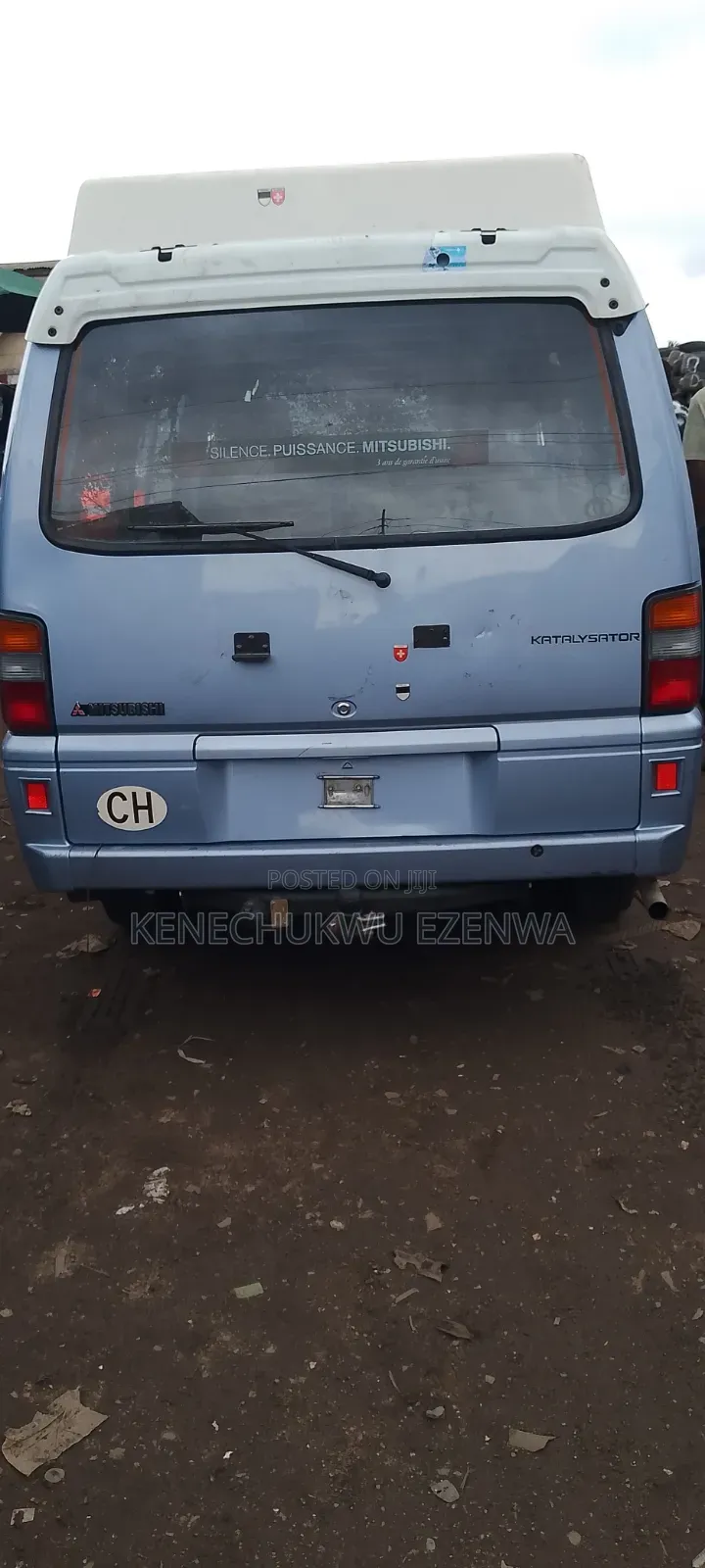 Mitsubishi L300 2004 Blue