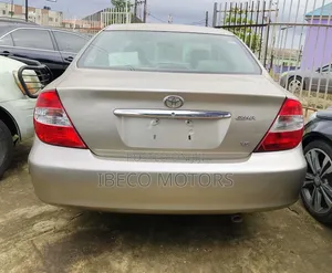 Toyota Camry LE V6 4dr Sedan (3.0L 6cyl 5A) 2004 Gold