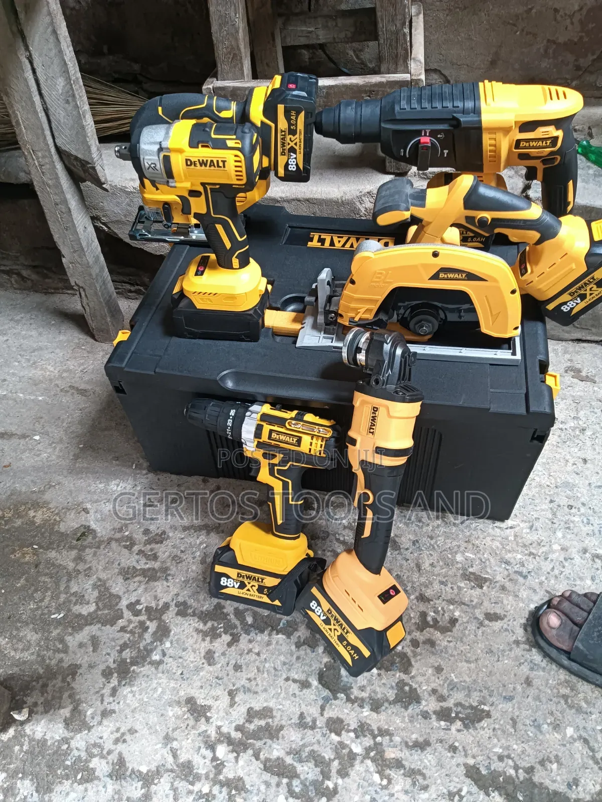 DeWalt Cordless Six in One Machine