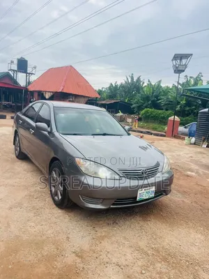 Toyota Camry 2006 Gray