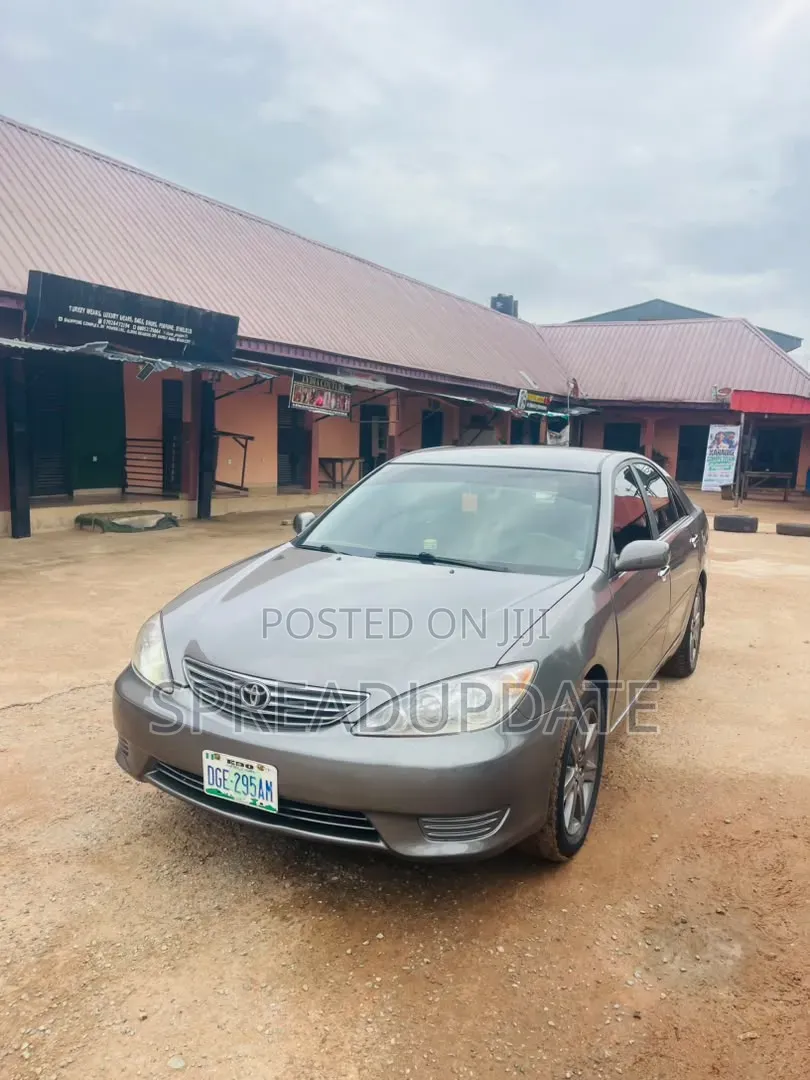 Toyota Camry 2006 Gray