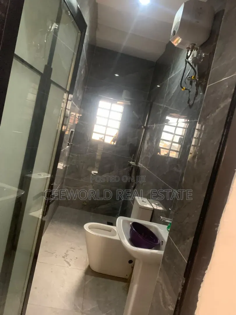 2bdrm Apartment in Eyingrammer Molete for rent