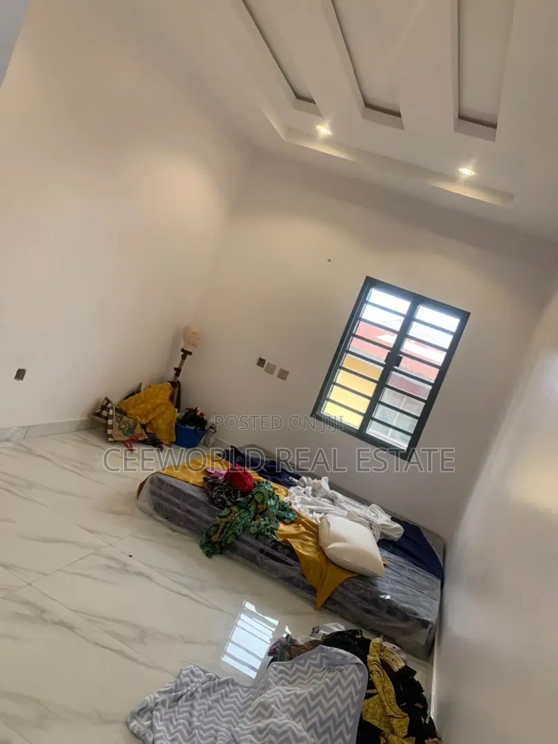 2bdrm Apartment in Eyingrammer Molete for rent