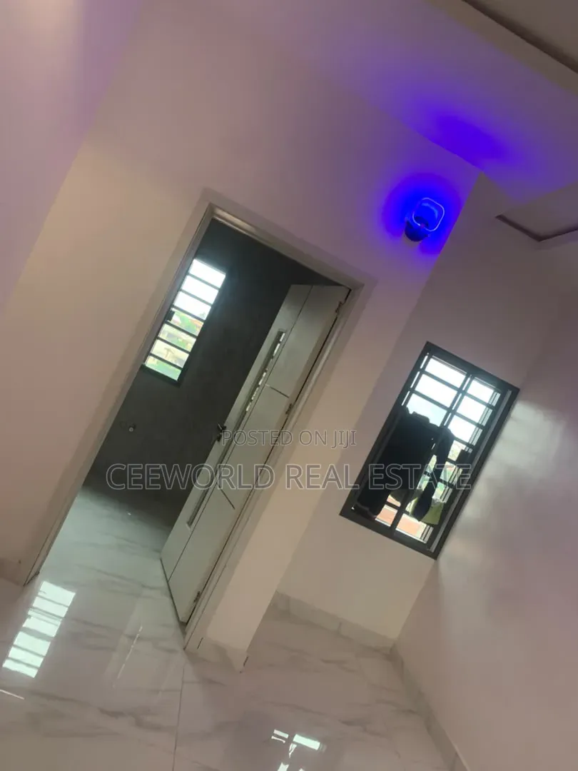 2bdrm Apartment in Eyingrammer Molete for rent