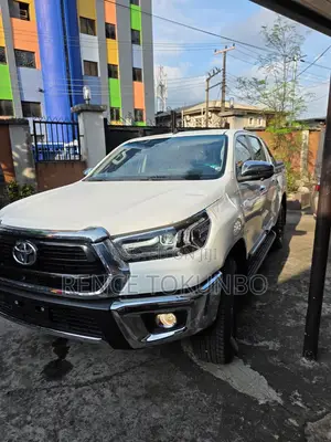 New Toyota Hilux 2026 White