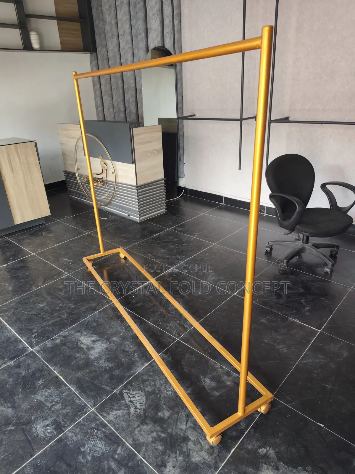 Moveable Hanger