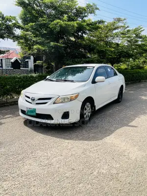 Toyota Corolla LE 4dr Sedan (1.8L 4cyl 4A) 2011 White