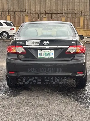 Toyota Corolla LE Special Edition 4dr Sedan (1.8L 4cyl 4A) 2013 Black