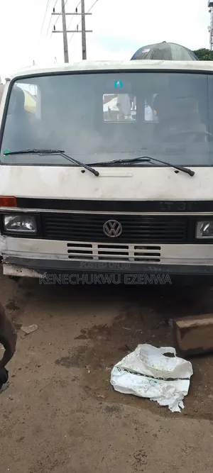 Volkswagen LT 2000 White