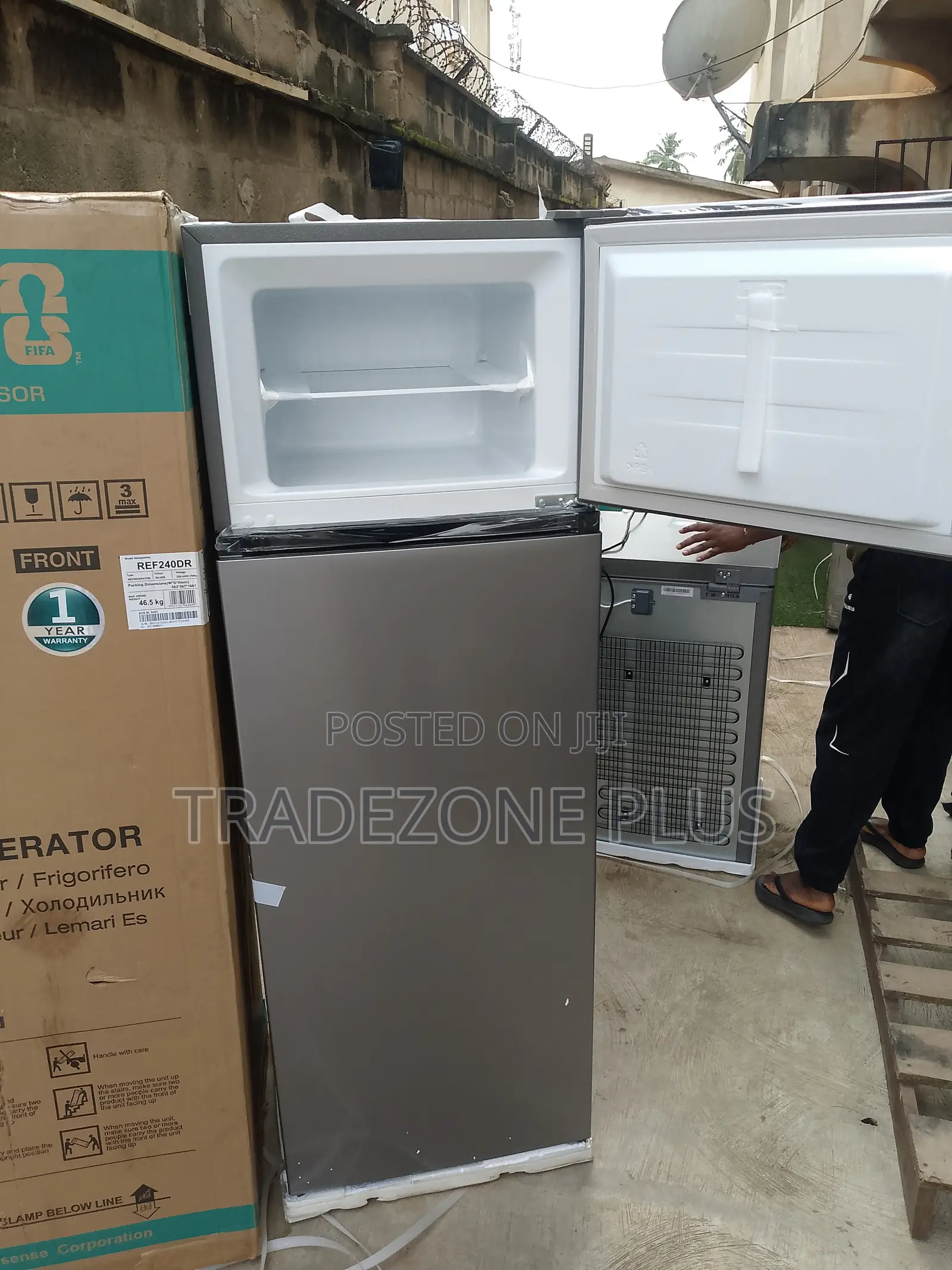 Hisense 240L Refrigerator – Modern Kitchen Essential