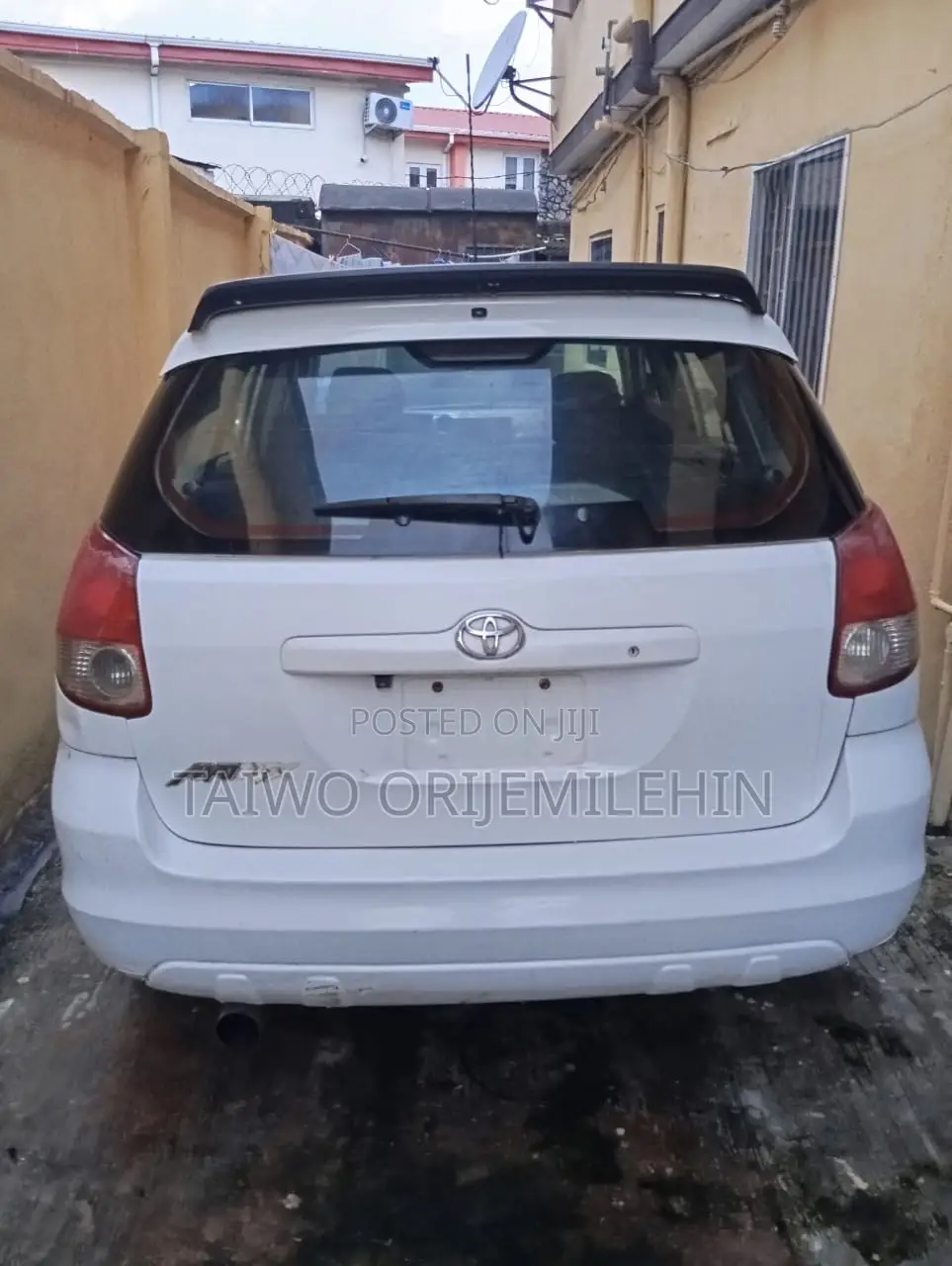 Toyota Matrix 2004 White