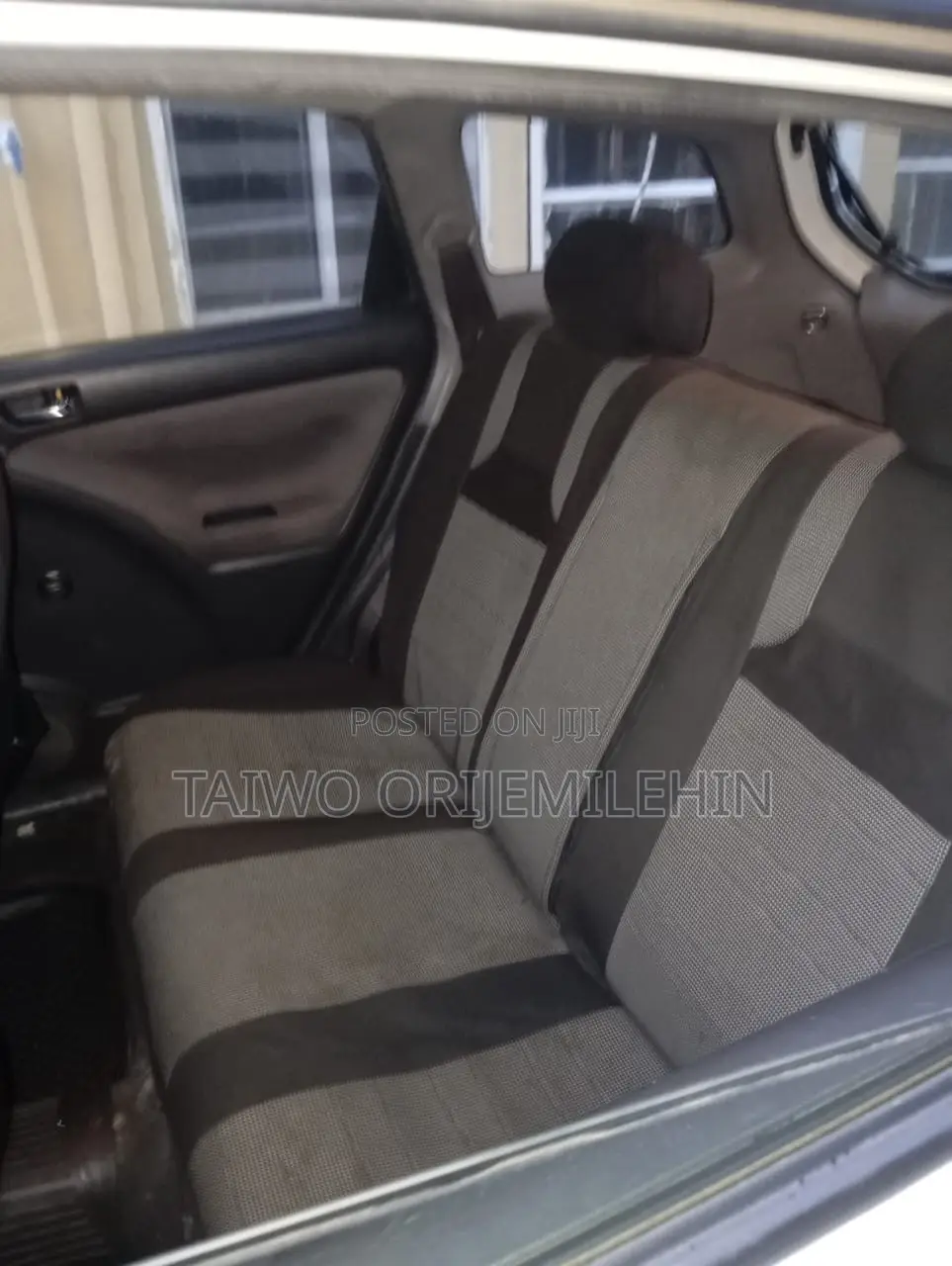 Toyota Matrix 2004 White