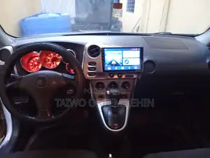 Toyota Matrix 2004 White