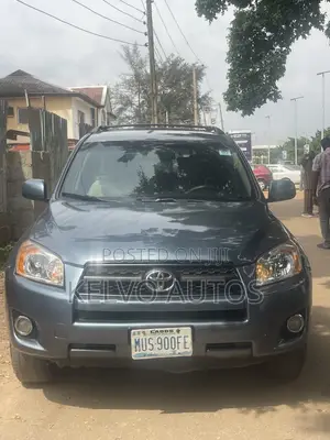 Toyota RAV4 2011 Maroon