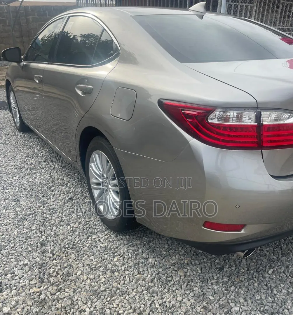 Lexus ES 2015 Brown