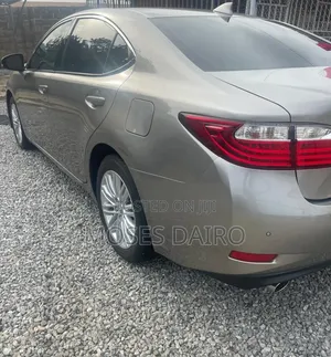 Lexus ES 2015 Brown