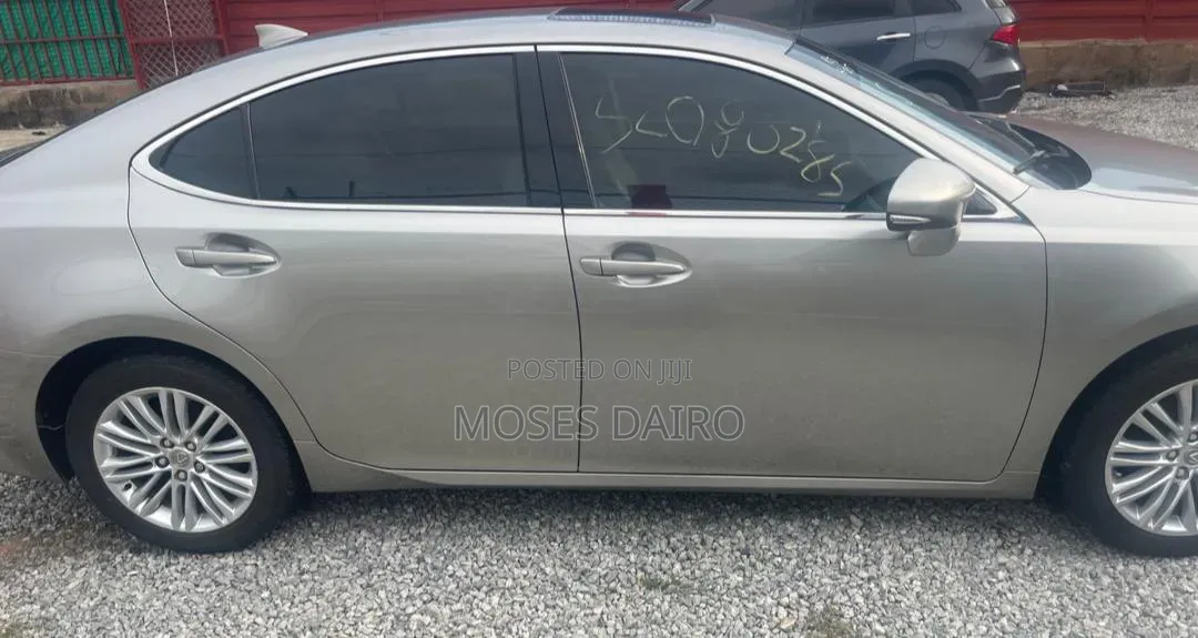 Lexus ES 2015 Brown