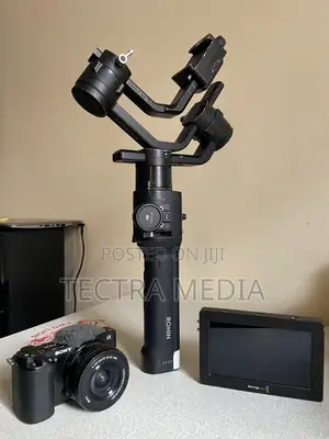 Sony Zv-E10 / DJI Ronin S / Blackmagic Video Assistant